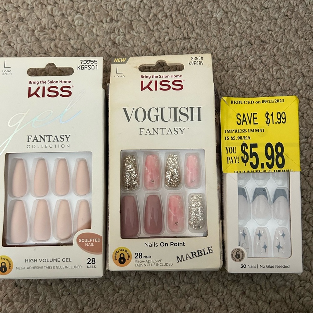 ✨Moving Sale✨ KISS Press-On Nails 3 Packs